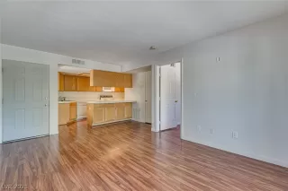 Photo #2: 2281964 Listing