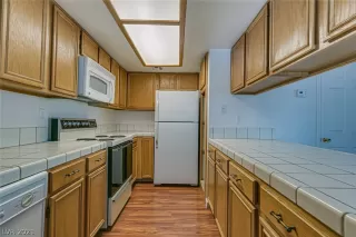 Photo #3: 2281964 Listing