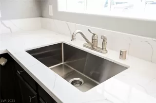 Photo #3: 2281984 Listing 