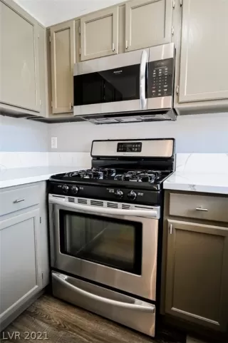 Photo #5: 2281984 Listing 