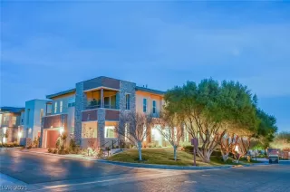 Photo #2: 2281991 Listing 