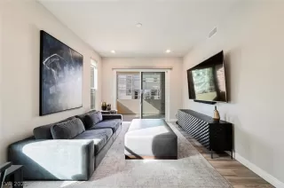 Photo #3: 2281991 Listing 