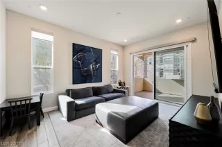 Photo #4: 2281991 Listing 