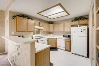 Photo #4: 2282003 Listing