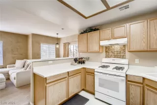 Photo #5: 2282003 Listing