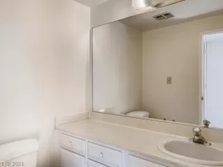 Photo #3: 2282033 Listing