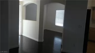 Photo #2: 2282039 Listing