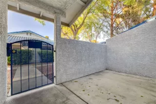 Photo #5: 2282052 Listing