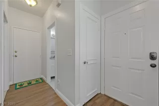 Photo #4: 2282057 Listing