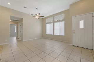 Photo #2: 2282059 Listing