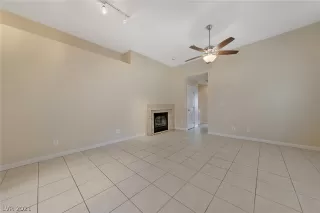 Photo #3: 2282059 Listing