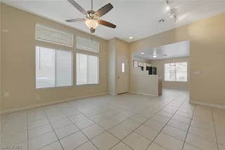 Photo #4: 2282059 Listing