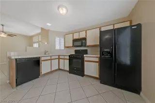 Photo #5: 2282059 Listing