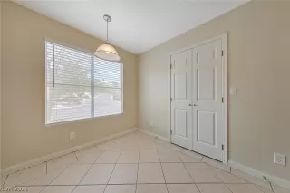 Photo #6: 2282059 Listing