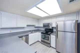 Photo #2: 2282070 Listing