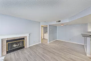 Photo #3: 2282070 Listing