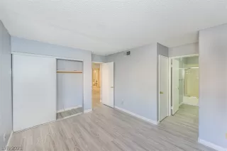 Photo #5: 2282070 Listing