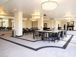 Photo #5: 2282109 Listing