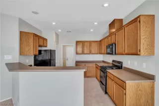 Photo #6: 2282133 Listing 