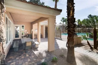 Photo #4: 2282163 Listing