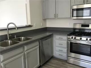 Photo #3: 2282190 Listing 