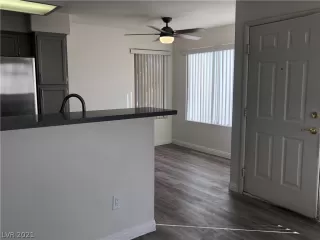 Photo #5: 2282190 Listing 