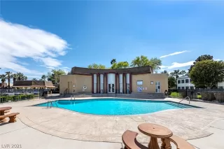 Photo #2: 2282199 Listing