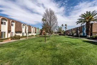 Photo #4: 2282199 Listing