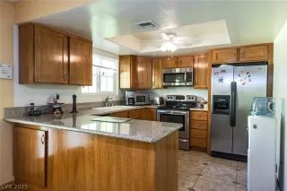 Photo #6: 2282199 Listing