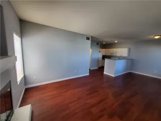 Photo #4: 2282208 Listing