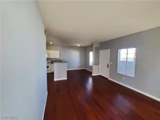 Photo #5: 2282208 Listing