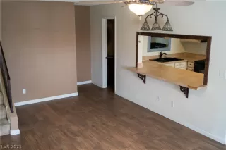 Photo #5: 2282222 Listing