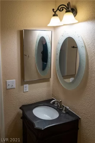 Photo #6: 2282222 Listing