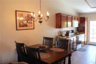 Photo #6: 2282240 Listing