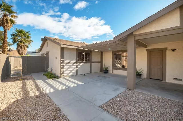 MLS: 2282253 Condo For Sale