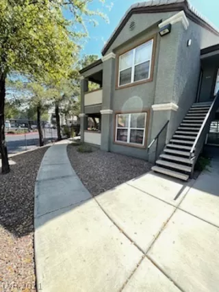 Photo #4: 2282296 Listing