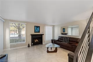 Photo #4: 2282317 Listing