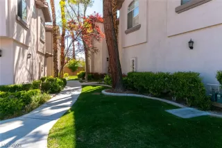 Photo #5: 2282322 Listing 