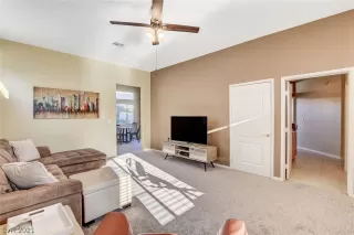 Photo #5: 2282323 Listing