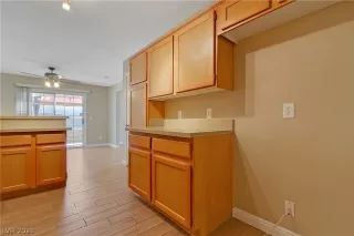 Photo #5: 2282403 Listing 