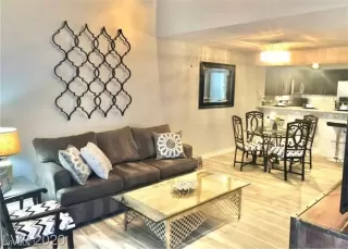 Photo #3: 2282437 Listing 