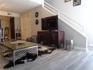 Photo #4: 2282437 Listing 