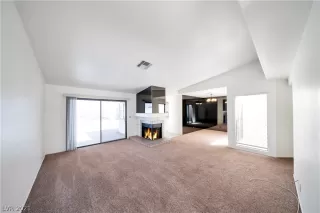 Photo #4: 2282451 Listing