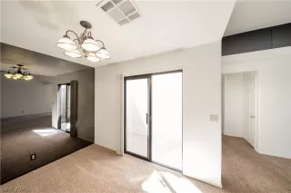 Photo #5: 2282451 Listing