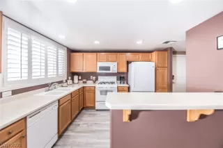 Photo #3: 2282480 Listing