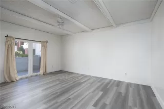 Photo #4: 2282482 Listing