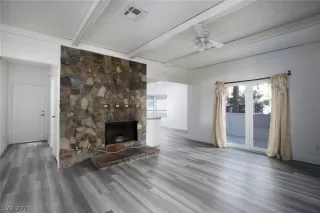 Photo #5: 2282482 Listing