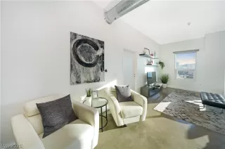 Photo #3: 2282487 Listing