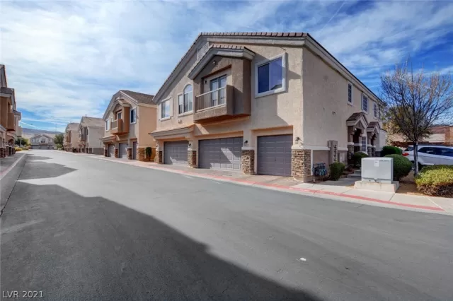 MLS: 2282497 Condo For Sale