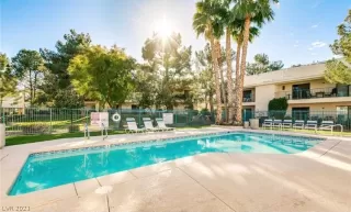 Photo #1: 2282499 Listing